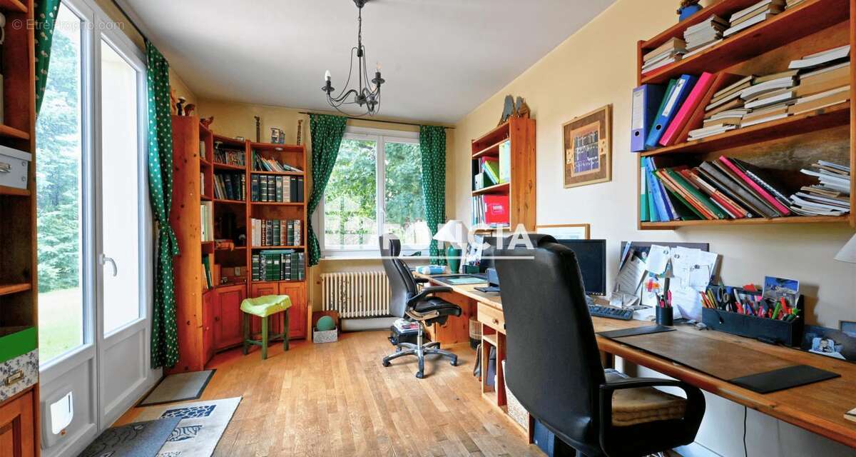 Maison à SAINT-LEGER-EN-YVELINES