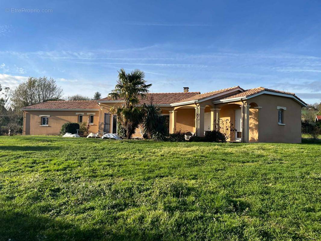 Maison à CHATEAU-L&#039;EVEQUE