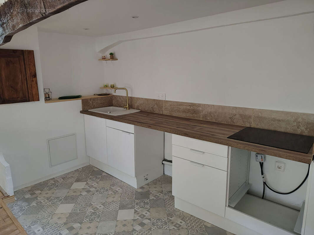 Appartement à COTIGNAC