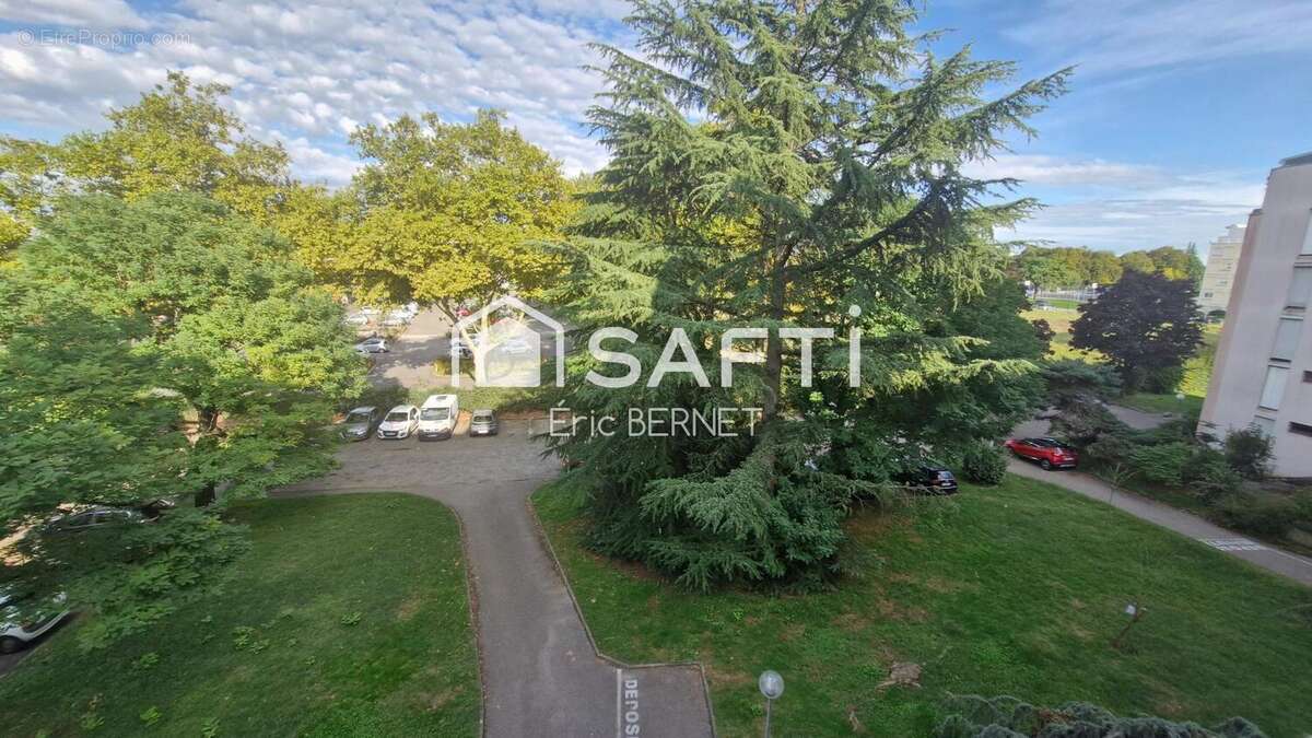 Photo 2 - Appartement à DECINES-CHARPIEU