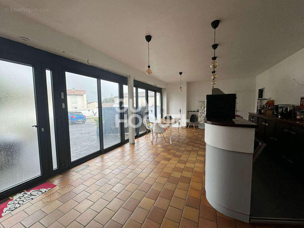 Maison à CHENAC-SAINT-SEURIN-D&#039;UZET