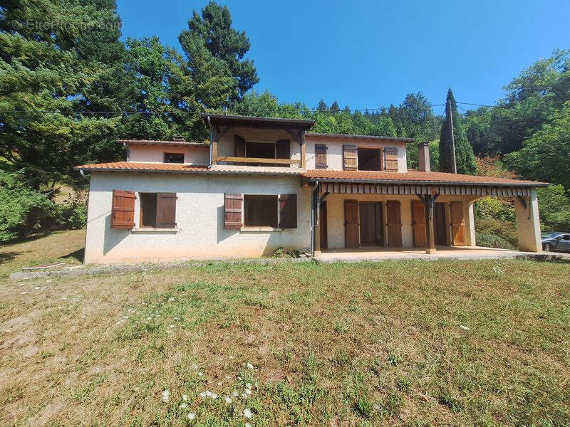 Maison à SAINT-CERE