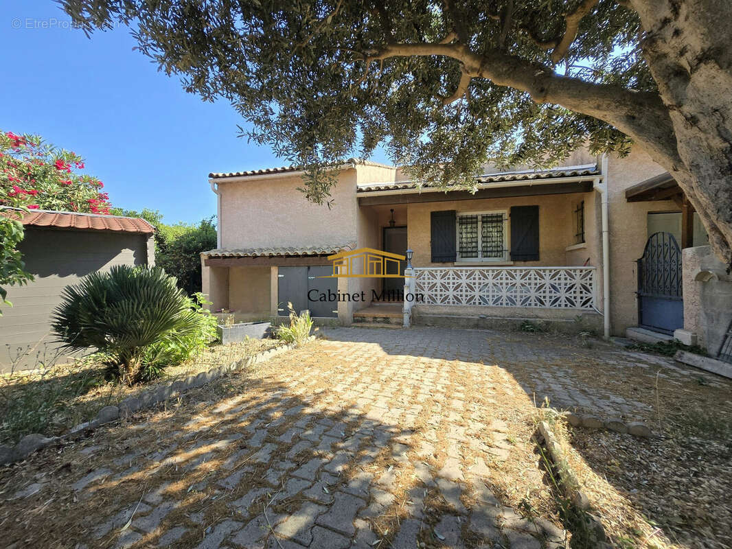 Maison à VIC-LA-GARDIOLE