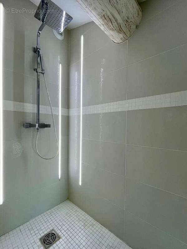 Maison à L&#039;ISLE-SUR-LA-SORGUE