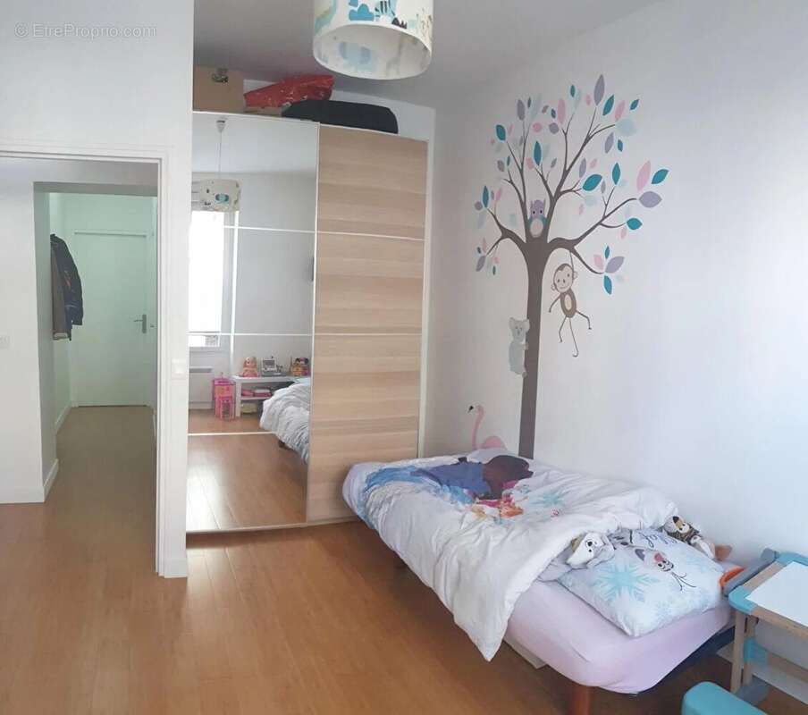 Appartement à CHARENTON-LE-PONT