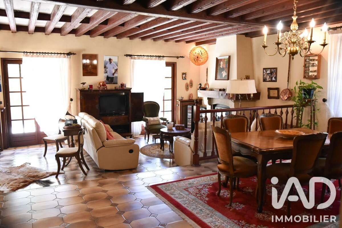 Photo 2 - Maison à ROCHE-LA-MOLIERE