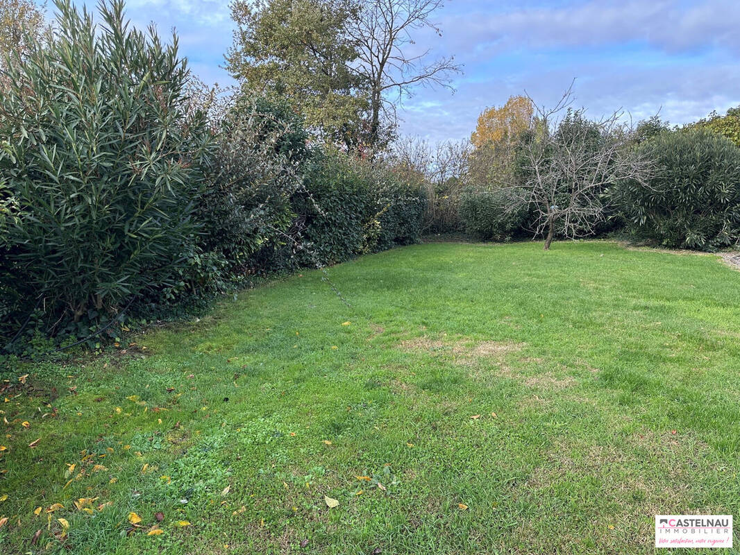 Terrain à CASTELNAU-D&#039;ESTRETEFONDS