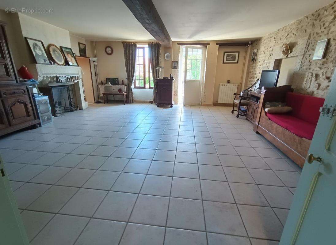 Maison à SAUVIGNY-LES-BOIS
