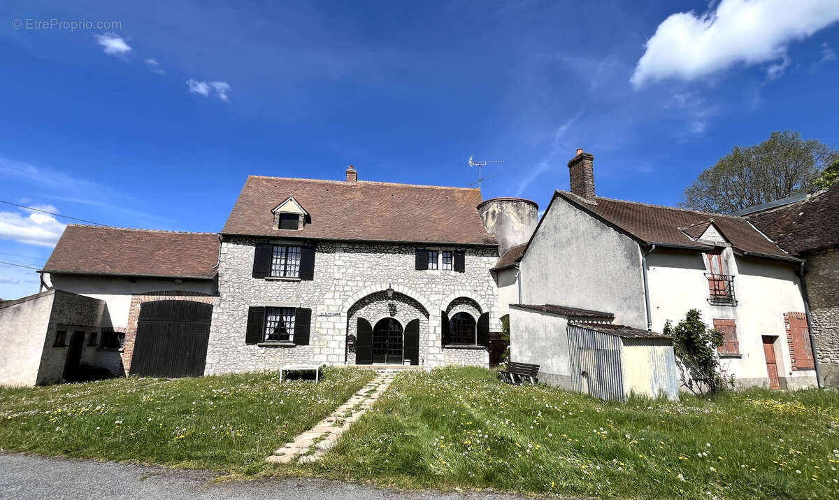 Maison à MONTBOUY