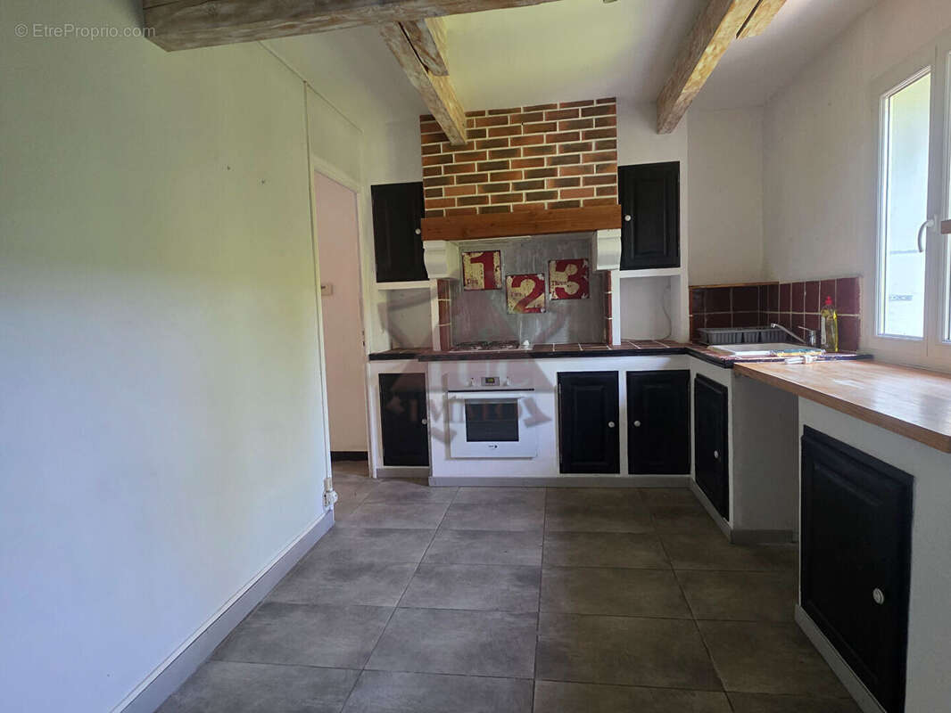 Appartement à ROBIAC-ROCHESSADOULE