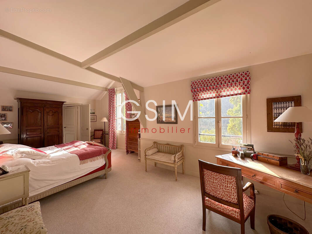 Maison à VILLE-D&#039;AVRAY