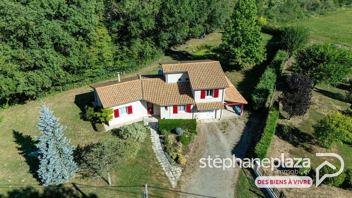 Maison familiale 4 chambres avec parc arboré de 2 500 m² - photo 2