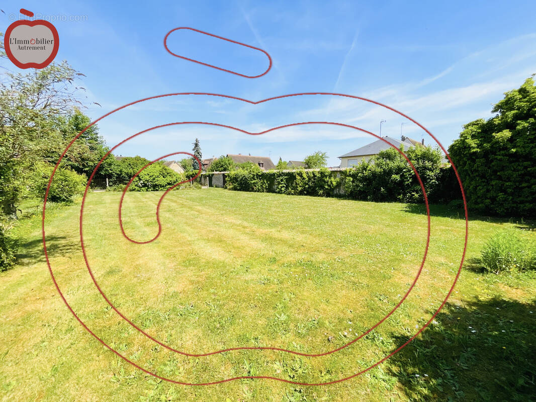 Terrain à VERNEUIL-SUR-AVRE