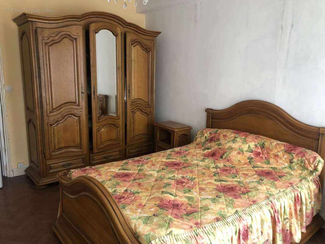 Maison à VILLENEUVE-L&#039;ARCHEVEQUE