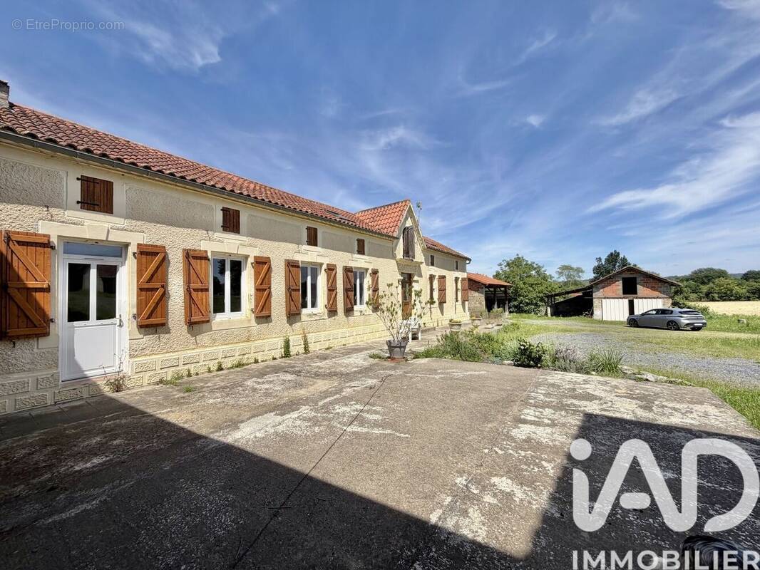 Photo 1 - Maison à VIC-EN-BIGORRE