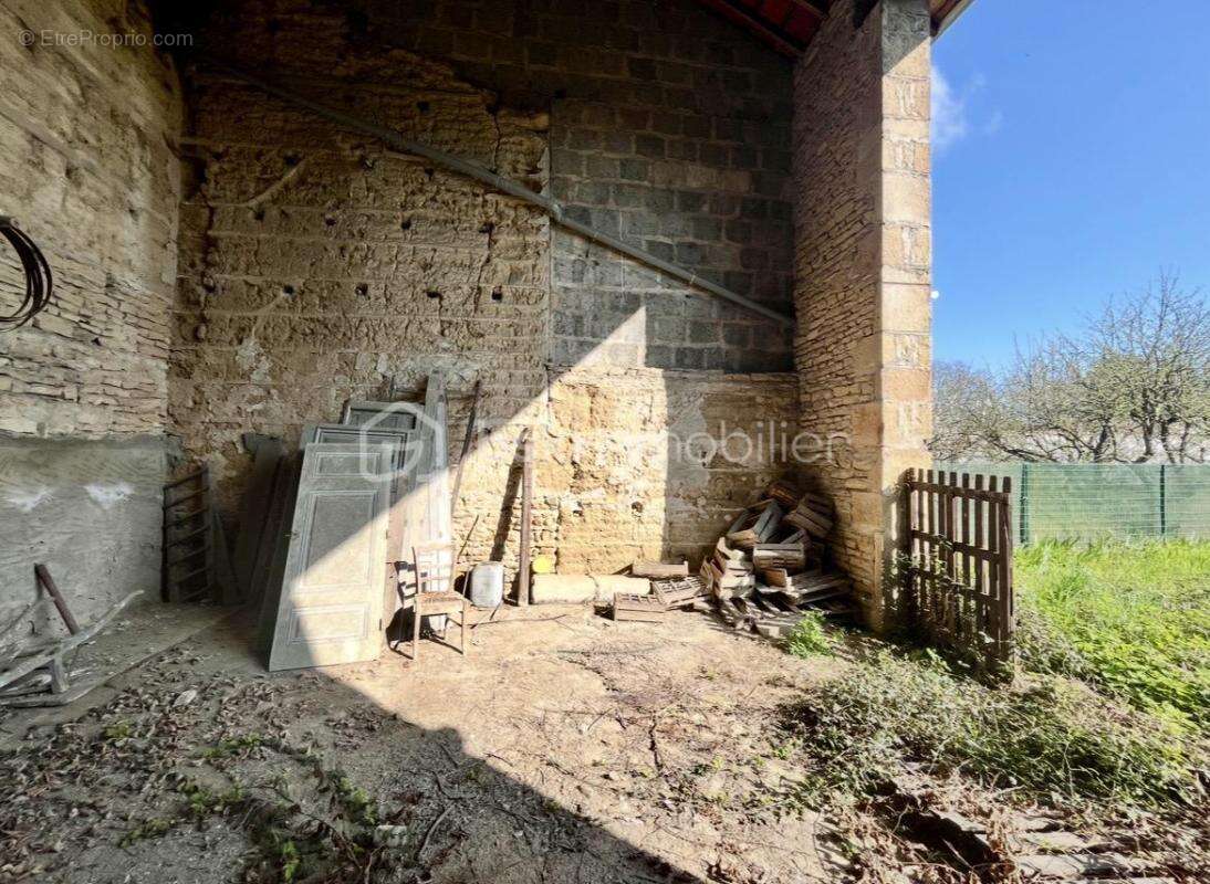 Maison à CRECHES-SUR-SAONE