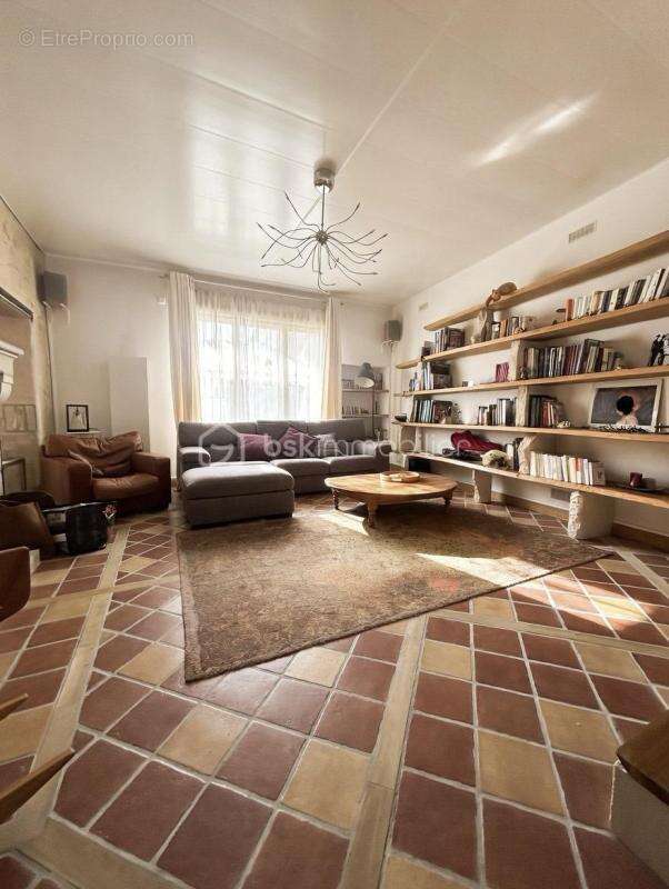 Maison à LUSSAC-LES-CHATEAUX