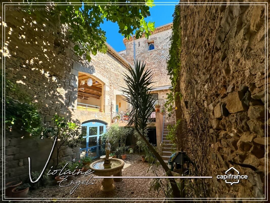 Maison à AZILLE