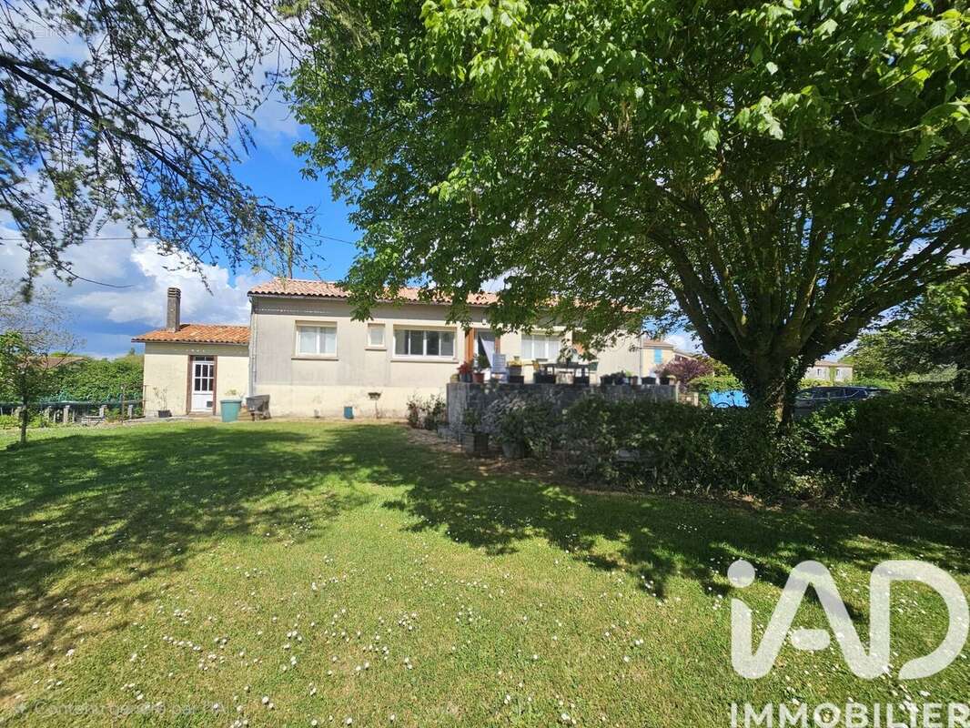 Maison 96 m² à Saint-Georges-De-Rex  - photo 2