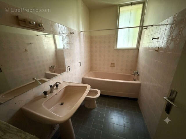 Appartement t4 87 m2 env avec balcons a vendre proche centre aix en provence - photo 8