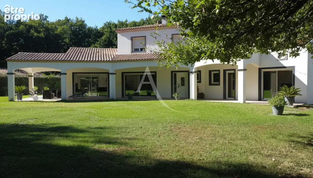 Maison à SAINTES