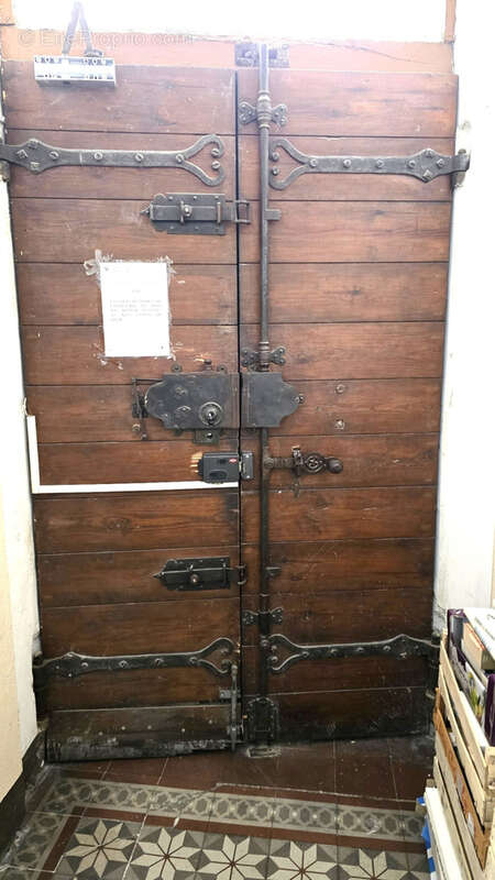 Beau T2 de 52 m2 dans immeuble de charme au 1er étage - photo 7