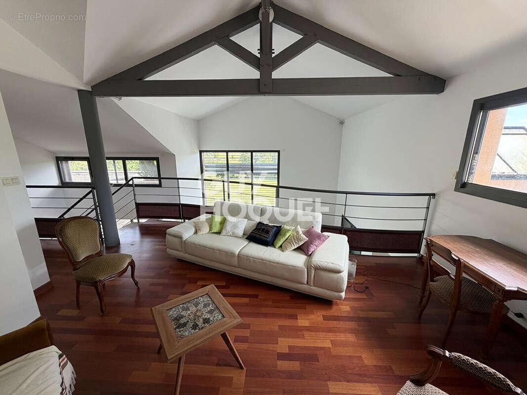 Maison d'Exception à Vendre à Sassangy - (1685) - photo 6