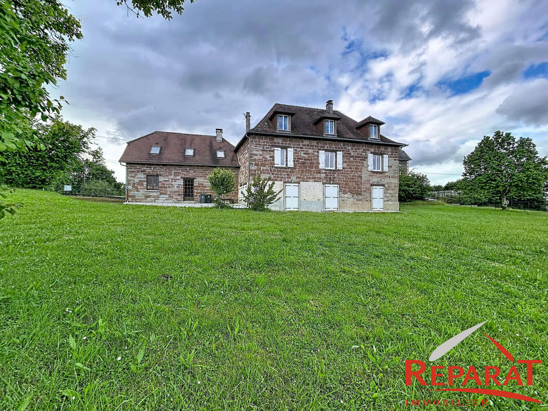 Maison 265 m² à Saint-Aulaire  - photo 2