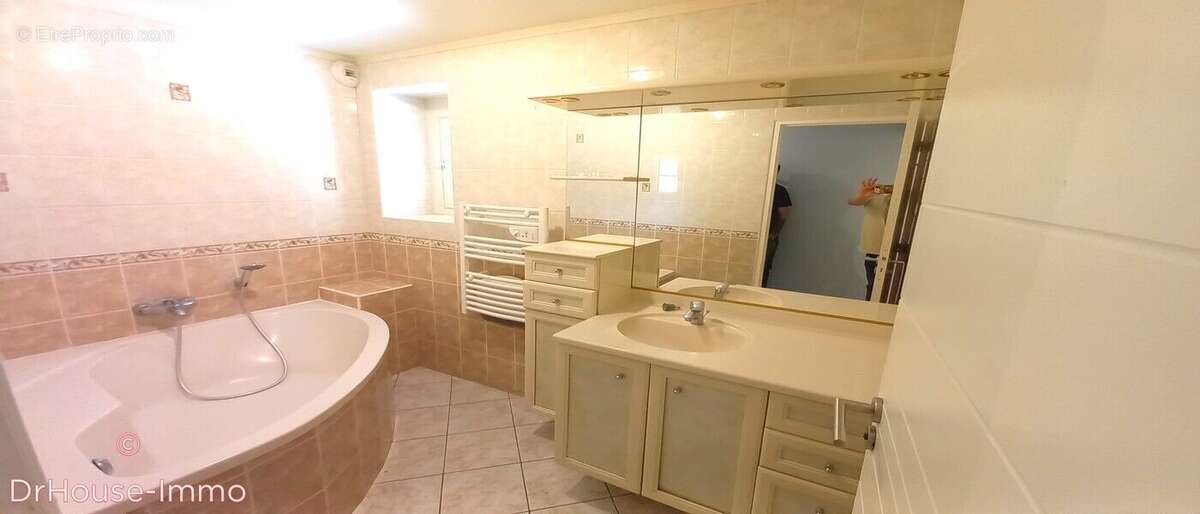 Maison à SAINT-JEAN-DE-BOURNAY