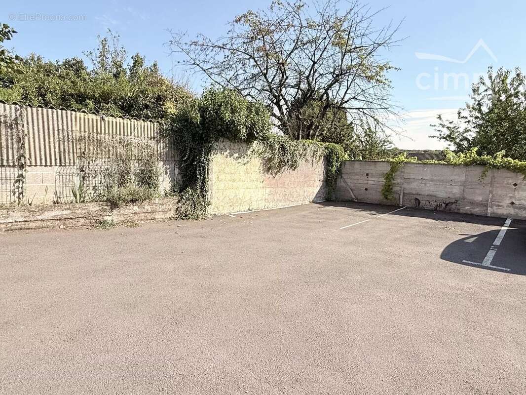 Appartement à SAINT-SULPICE-DE-POMMERAY