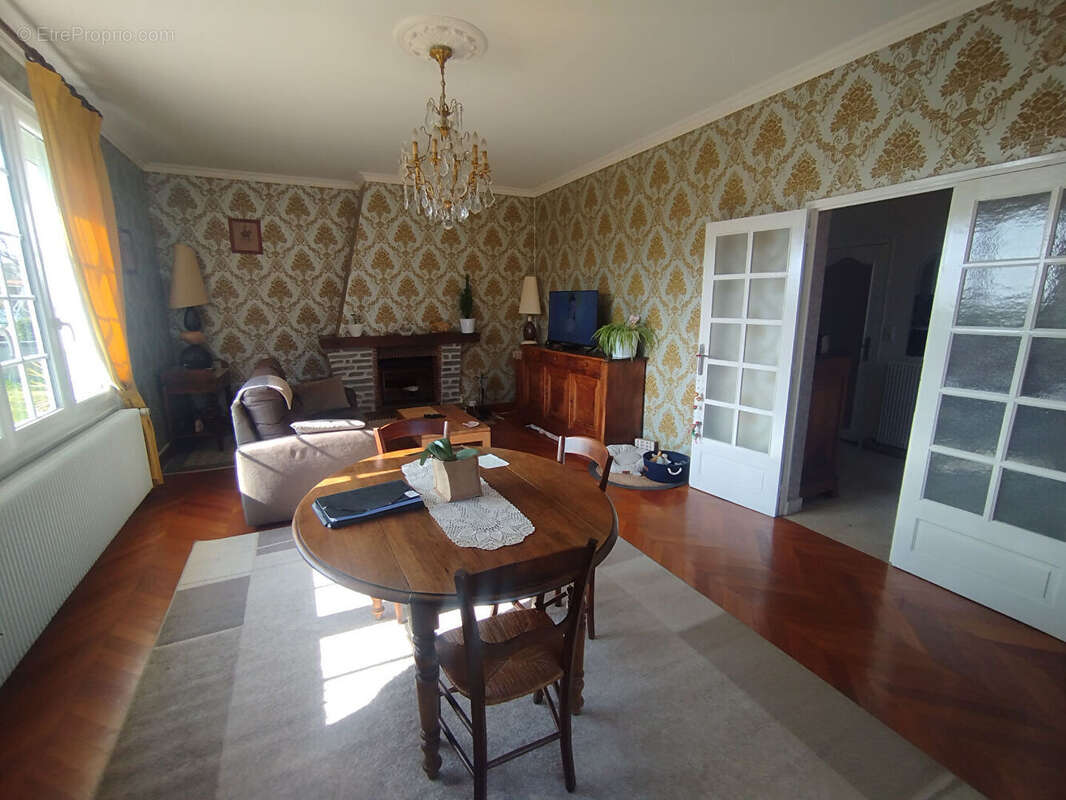 Maison à SAINT-CALAIS