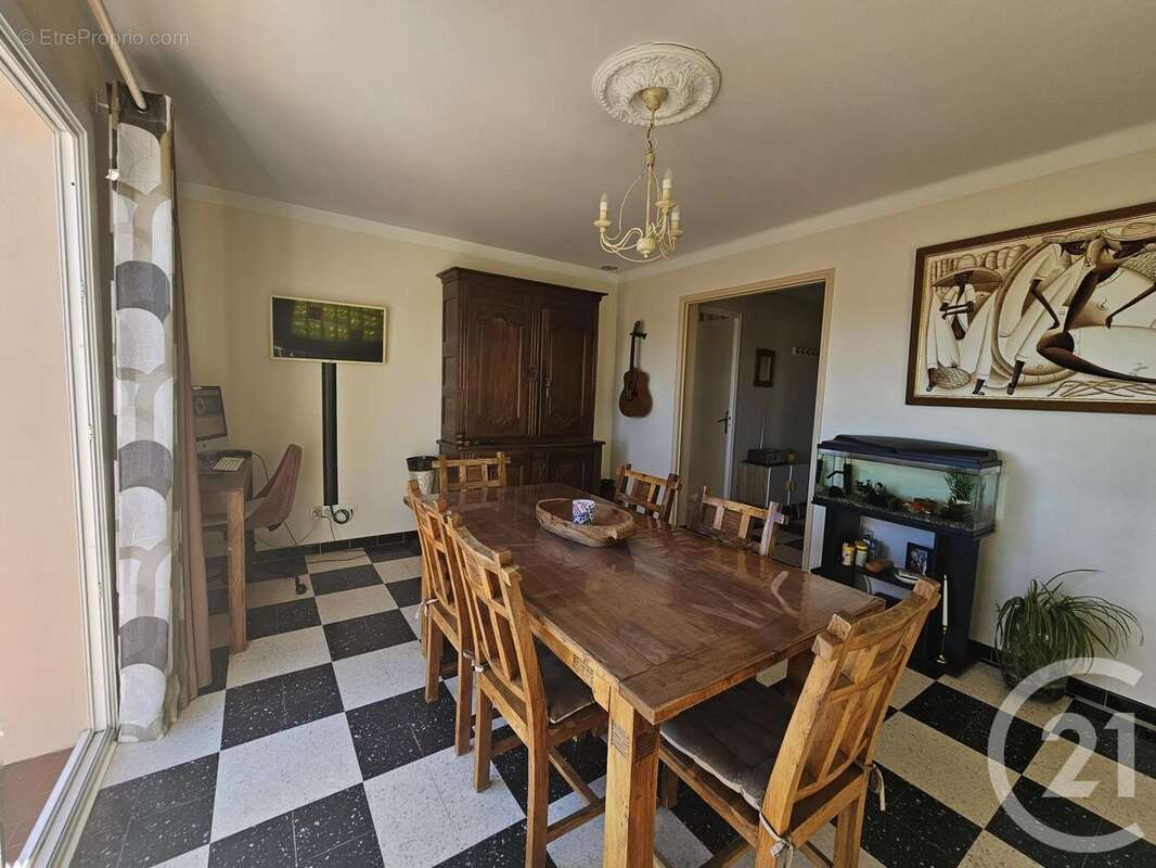 Maison à SIX-FOURS-LES-PLAGES