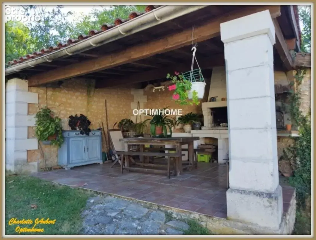 Maison à vendre 5 pièces CHALAIS (16) - photo 7