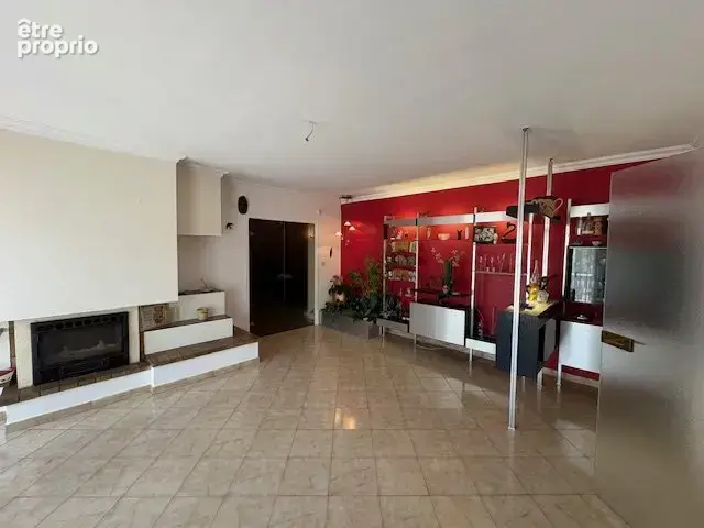 Villa de 240m² en r+1 - photo 3
