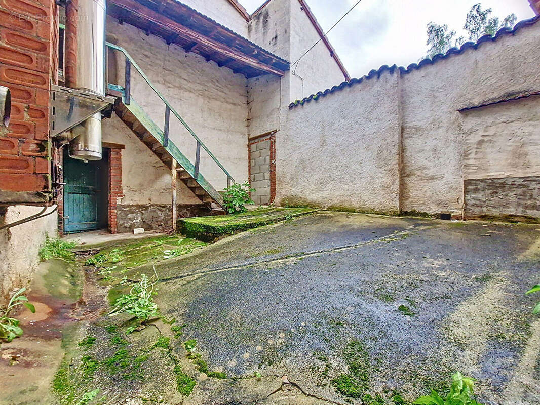 Appartement à MARCILLY-LE-CHATEL