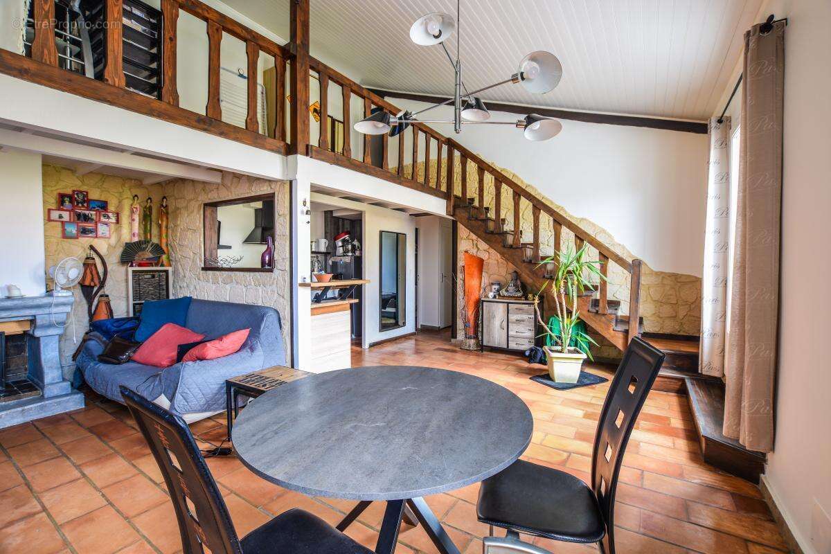 Maison à ROCHEFORT-DU-GARD