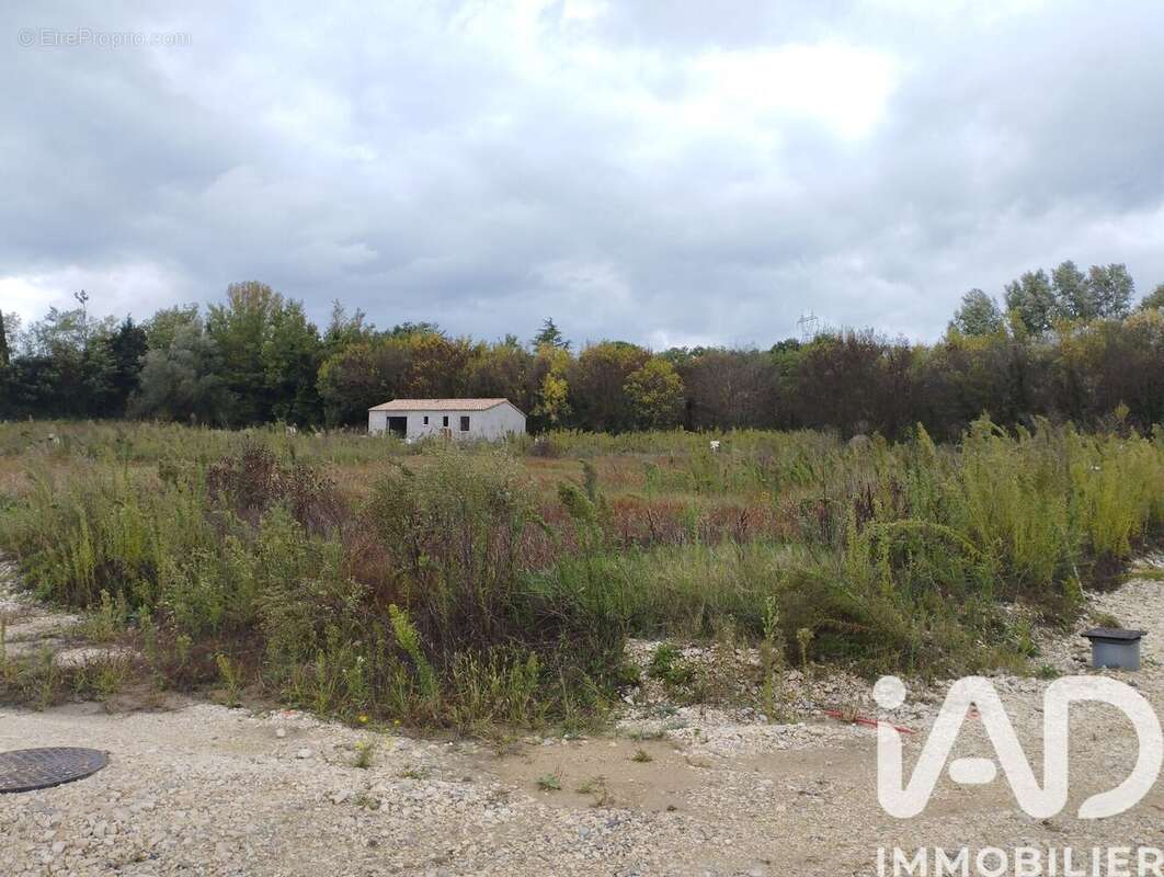 Photo 2 - Terrain à LES GRANGES-GONTARDES