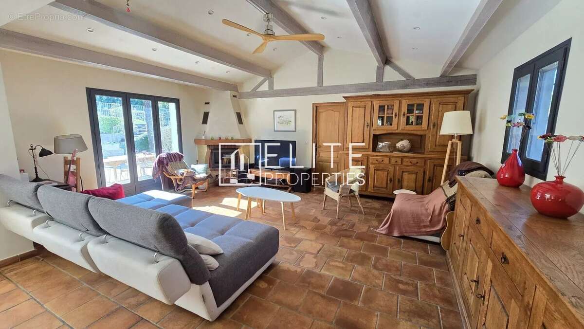 Maison à MOUANS-SARTOUX