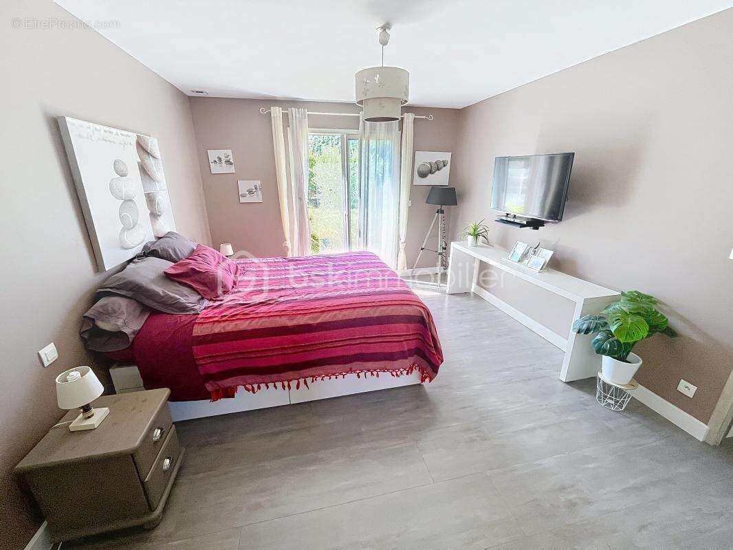 Villa de plain pied de 146m² sur parcelle de 1000m² - photo 9