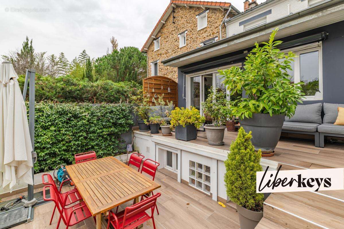 Maison à SAINT-MAUR-DES-FOSSES