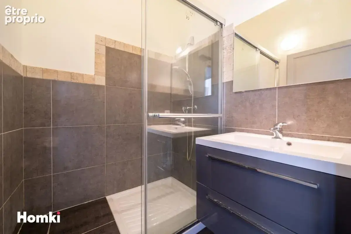 Appartement T3 de 62 m² à Avignon 84000, Rue Claude Granier - photo 8