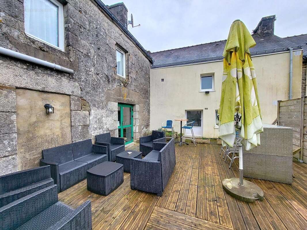 Photo 5 - Commerce à PLUMELIAU