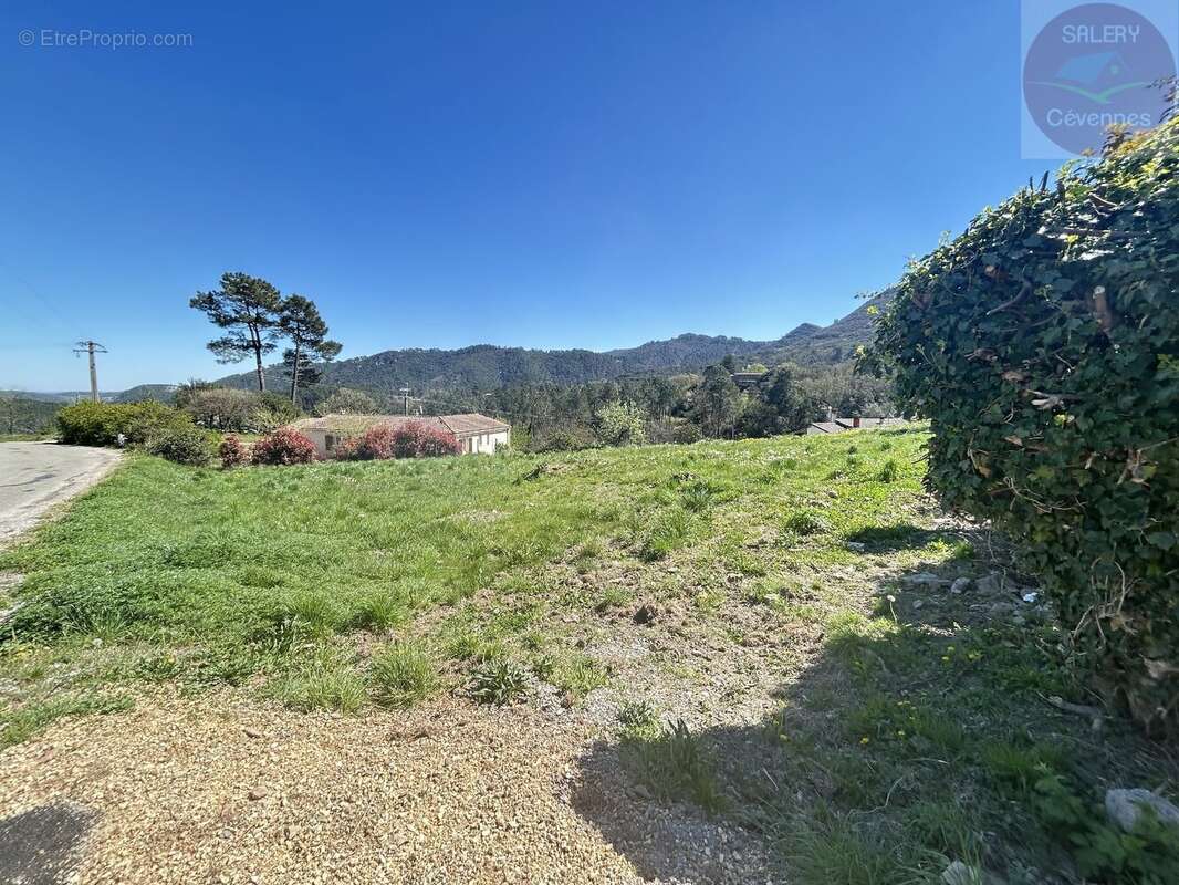 Terrain à SAINT-PAUL-LA-COSTE