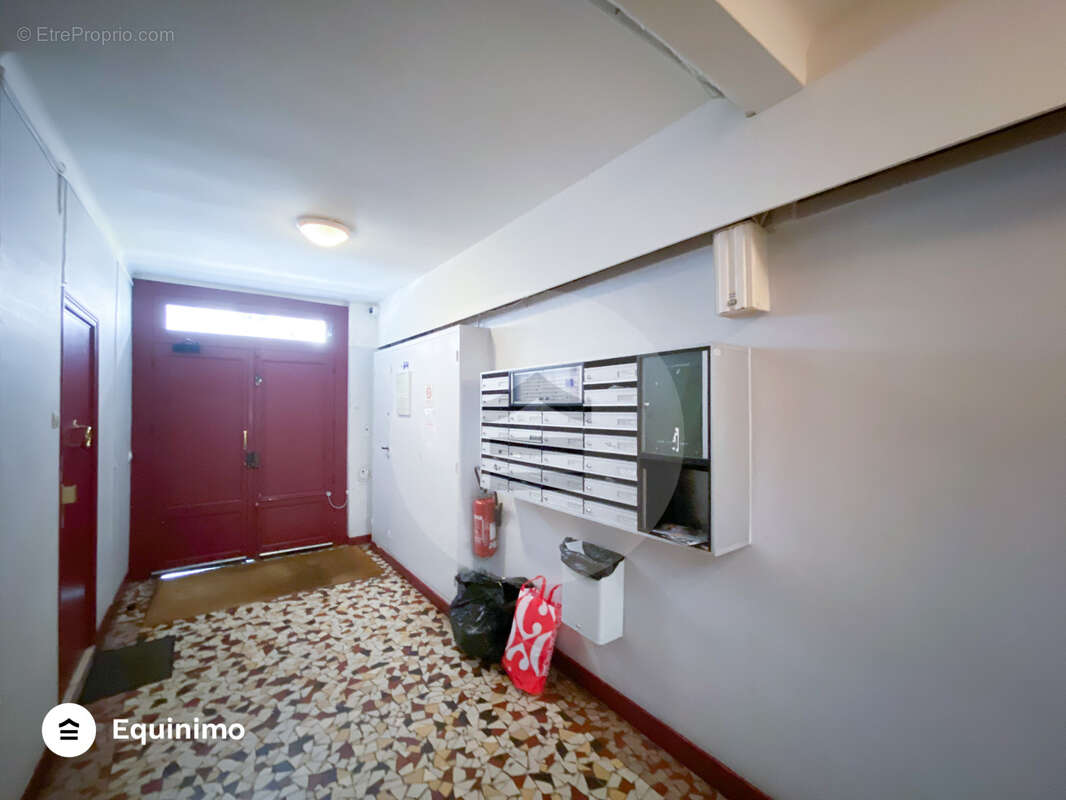 Appartement à PARIS-14E