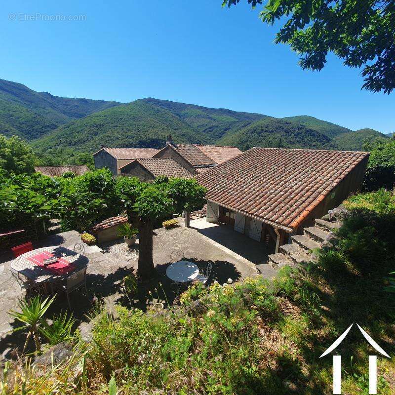 Maison à COLOMBIERES-SUR-ORB