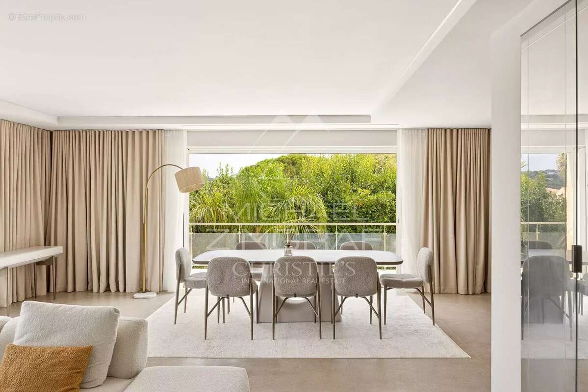 Splendide villa contemporaine rénovée  de 320 m² située dans un domaine privé - photo 8