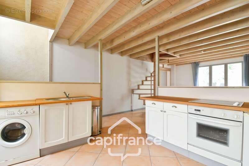 Maison charentaise à vendre 4 pièces LES EGLISES D'ARGENTEUIL (17)avec garage sur 1089m² de jardin arboré - photo 7