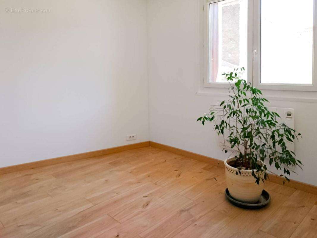 Vente appartement T5 et grand garage à Lespignan - photo 7
