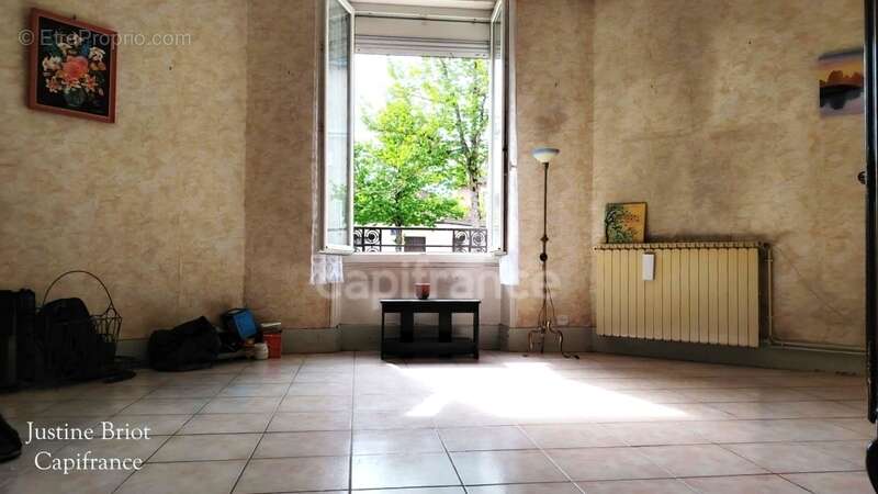 Maison à VARENNES-VAUZELLES