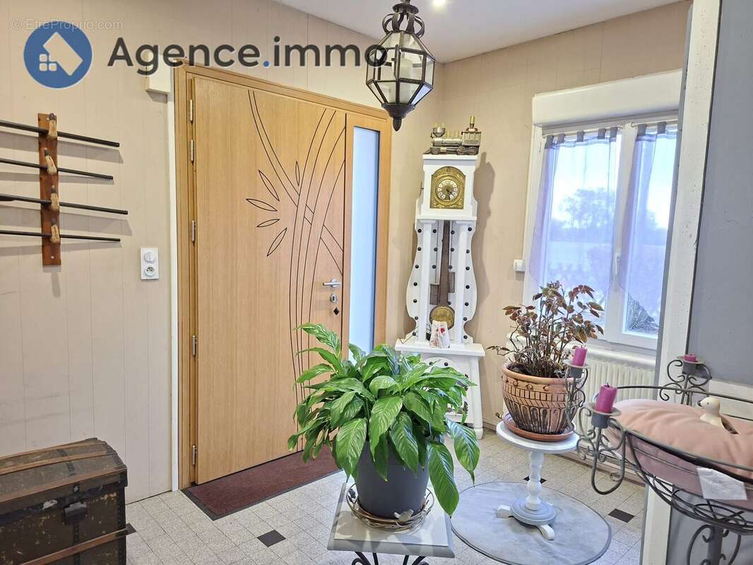 Maison à SAINT-OUEN-EN-BELIN